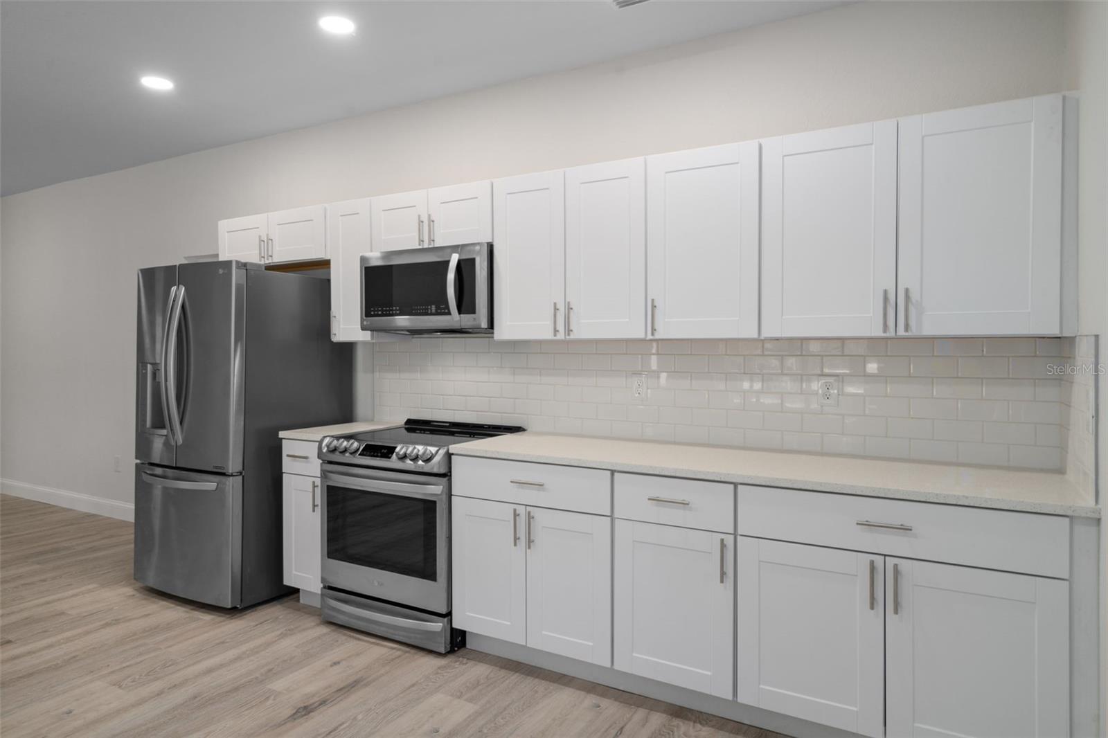 LEISURE HILLS - Residential