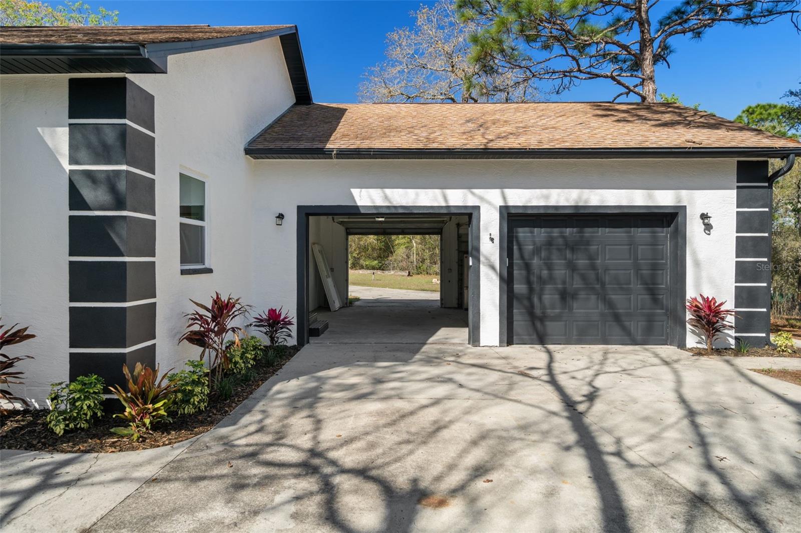 LEISURE HILLS - Residential