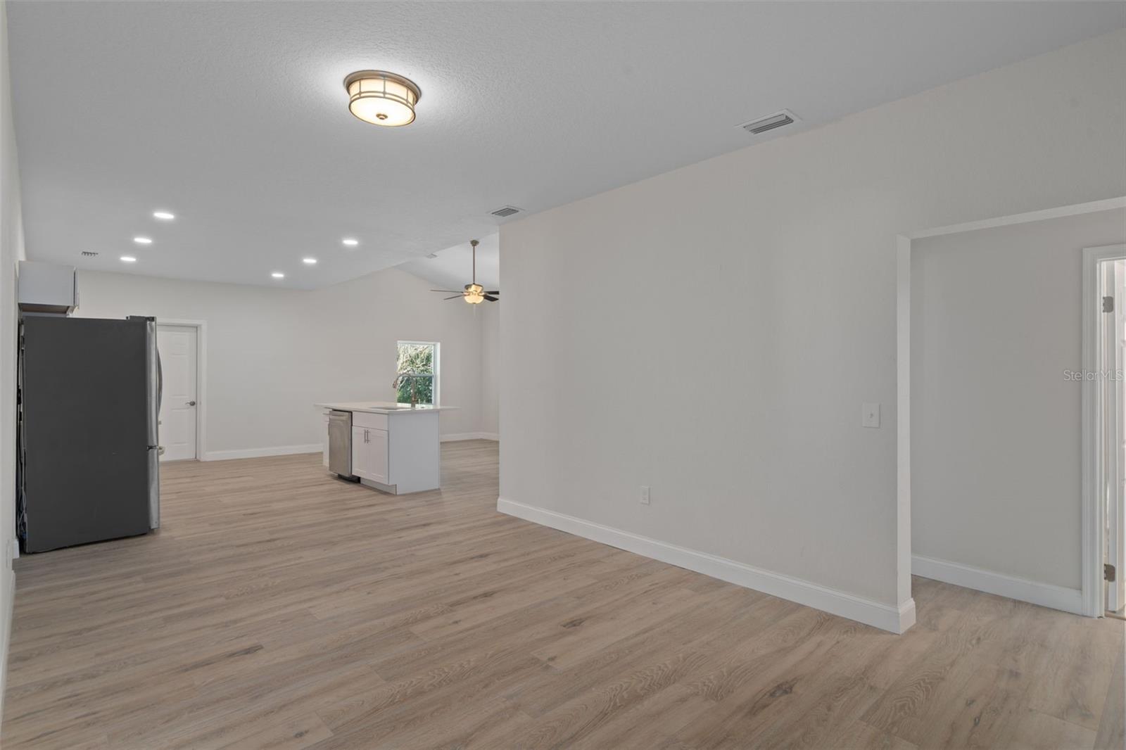 LEISURE HILLS - Residential