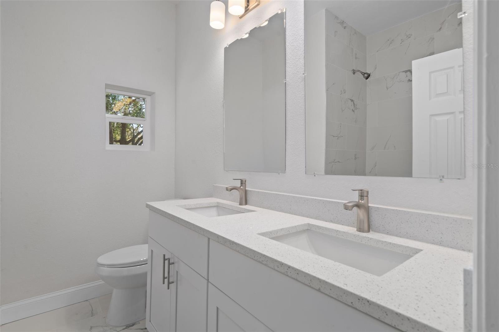 LEISURE HILLS - Residential