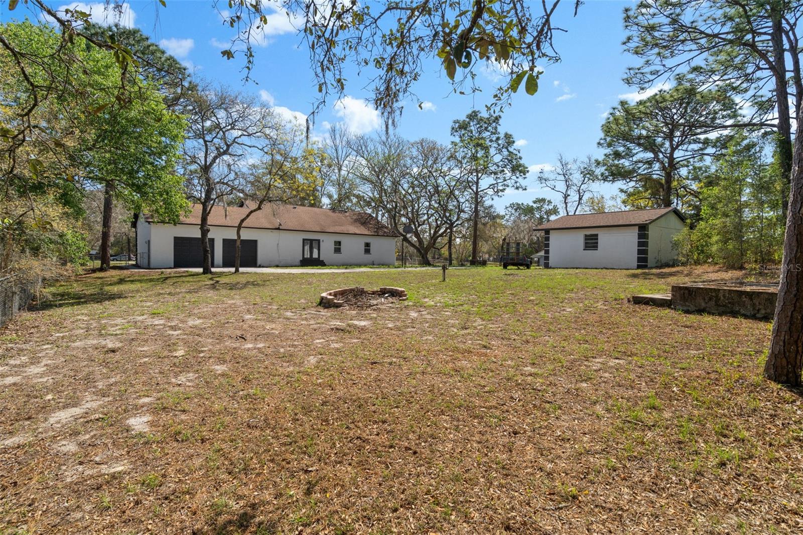 LEISURE HILLS - Residential