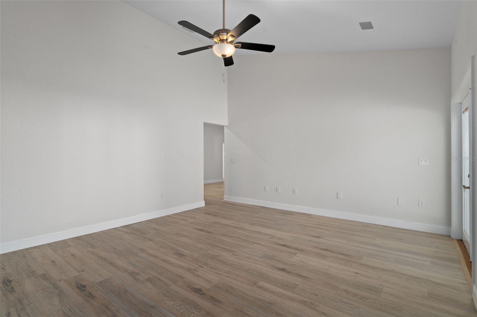 LEISURE HILLS - Residential