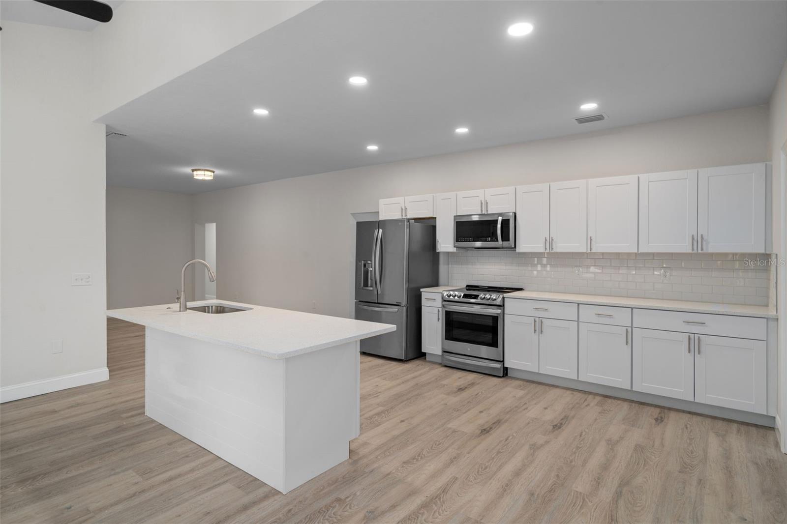 LEISURE HILLS - Residential