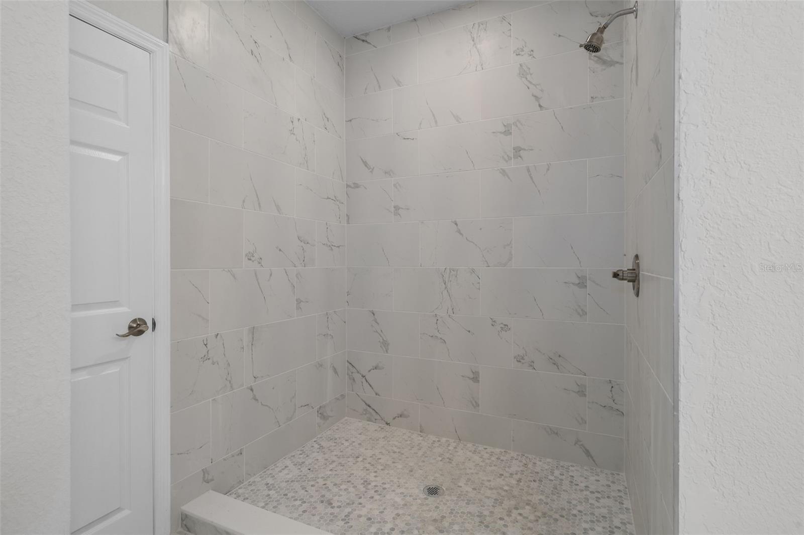 LEISURE HILLS - Residential