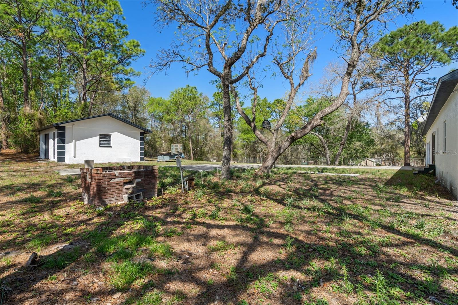 LEISURE HILLS - Residential