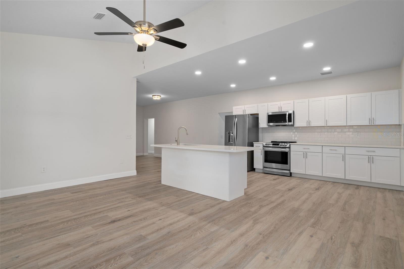 LEISURE HILLS - Residential