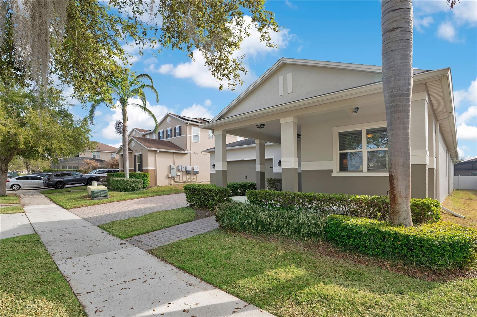 11537 CHATEAUBRIAND AVENUE