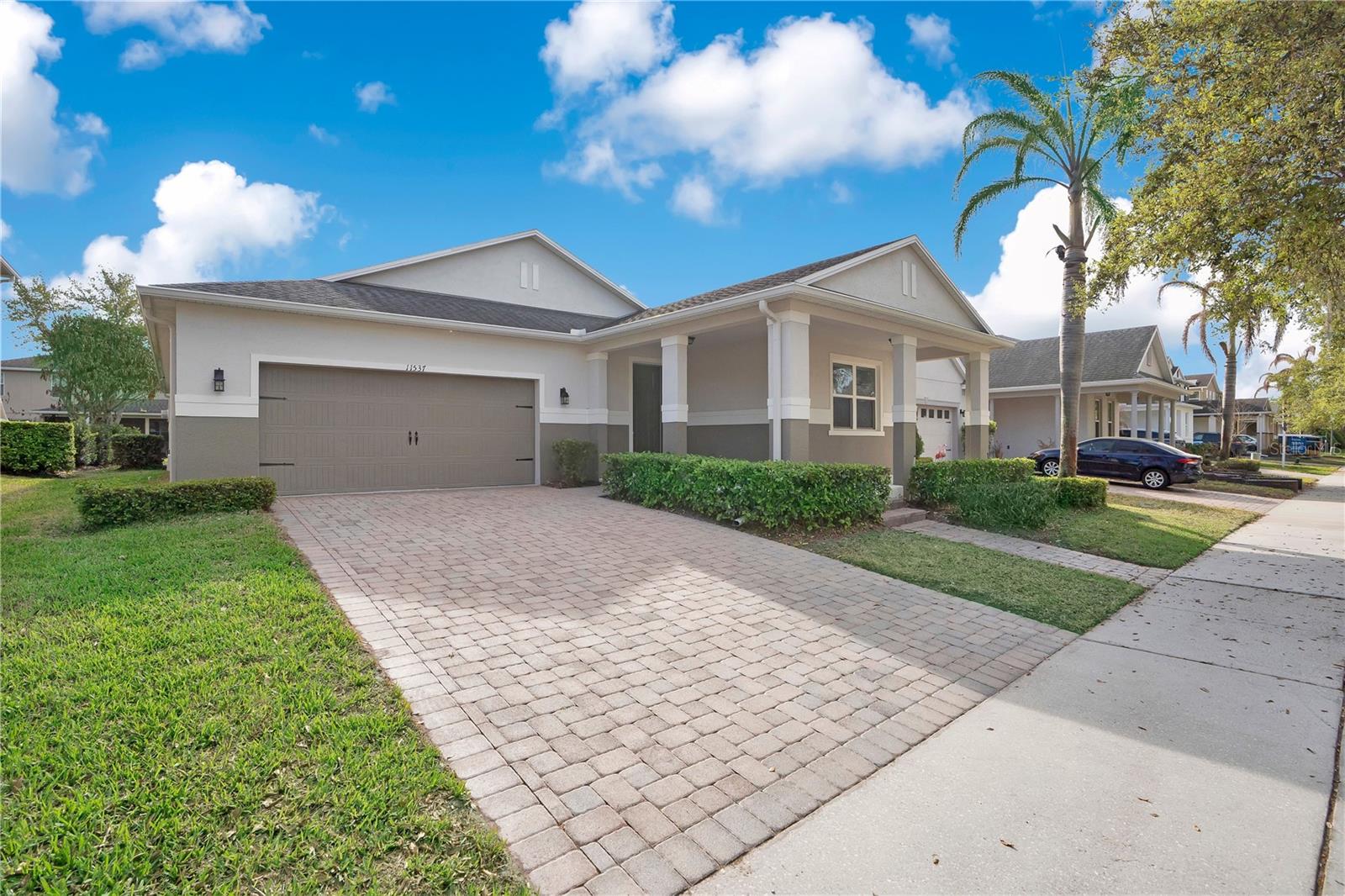 11537 CHATEAUBRIAND AVENUE