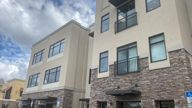 VILLAGE/HUNTERS CRK BLDG P - Commercial Lease