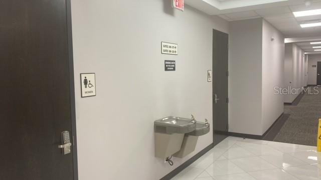 VILLAGE/HUNTERS CRK BLDG P - Commercial Lease