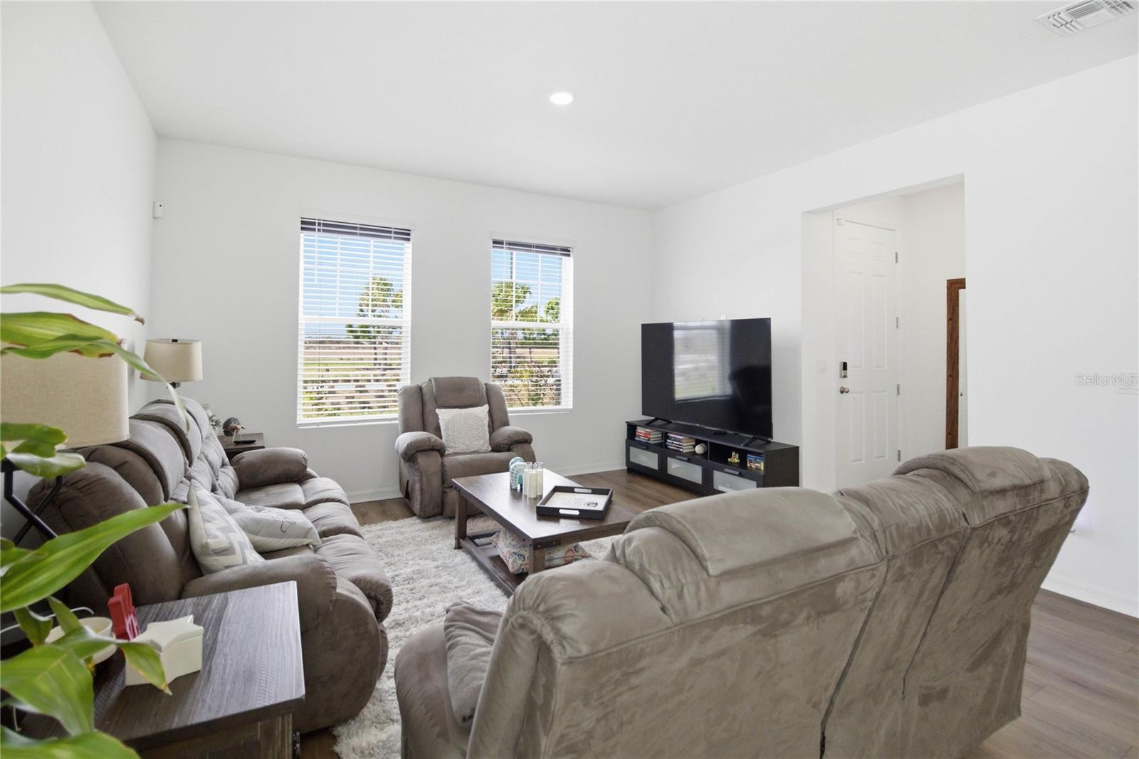 EDGEWATER ED-4 LT 1 REP - Residential Lease