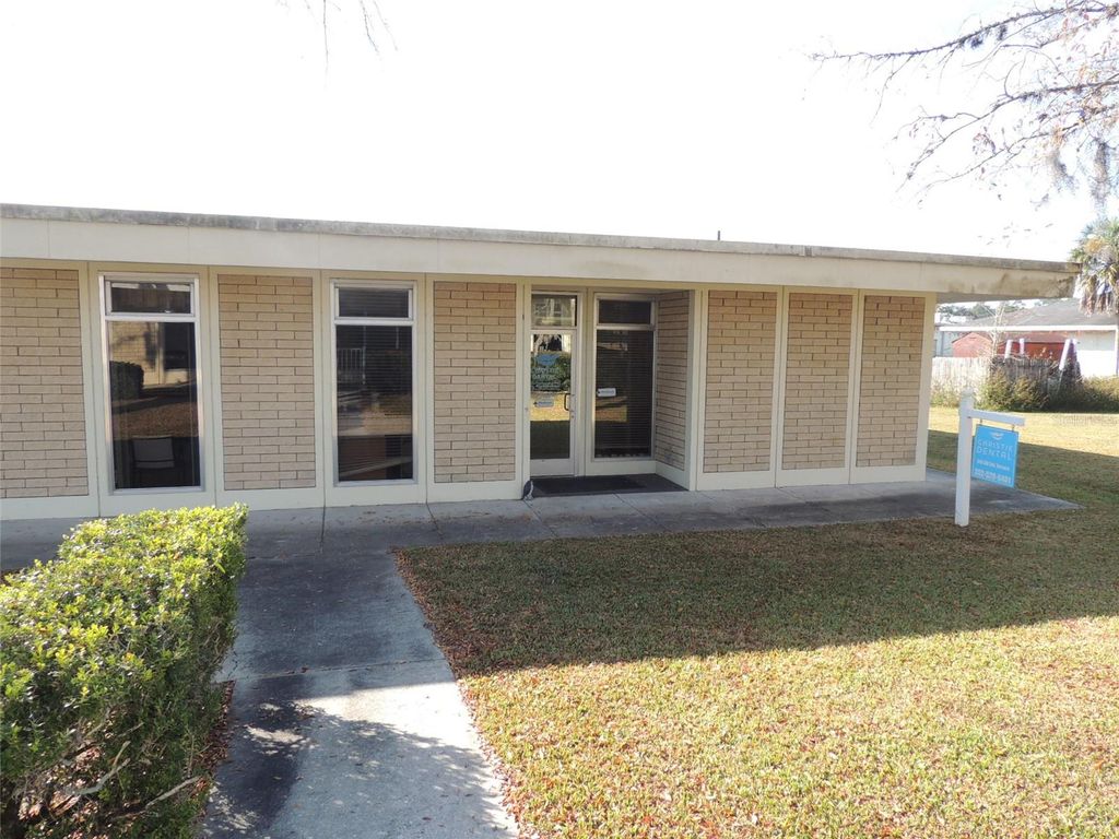 Photo of 510 SW 5th Terrace #A, Williston, FL 32696 (MLS # OM713557)