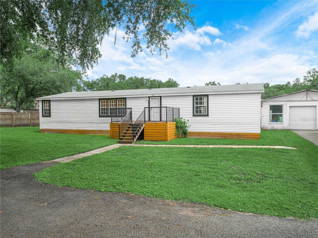 Photo of 2227 Bruton Road, Plant City, FL 33565 (MLS # L4954137)