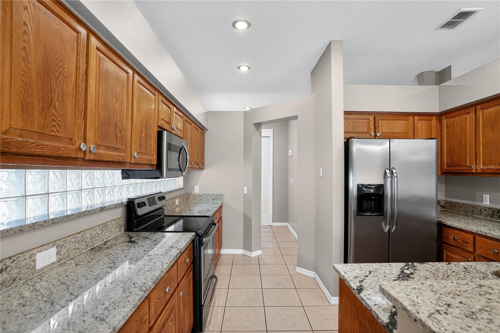 SUNSET LAKES PH 1 - Residential