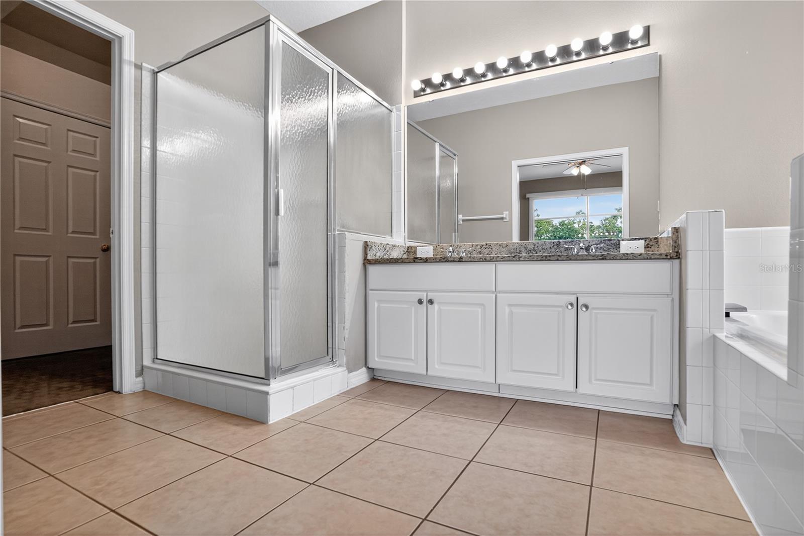 SUNSET LAKES PH 1 - Residential