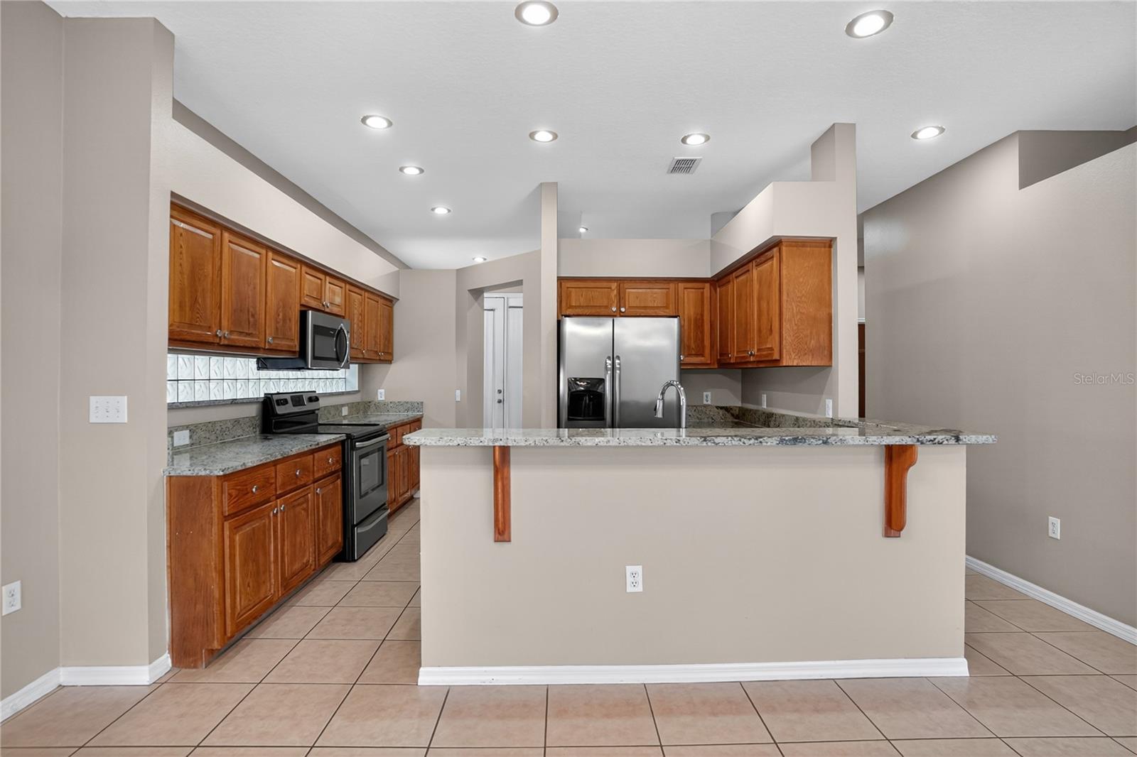 SUNSET LAKES PH 1 - Residential