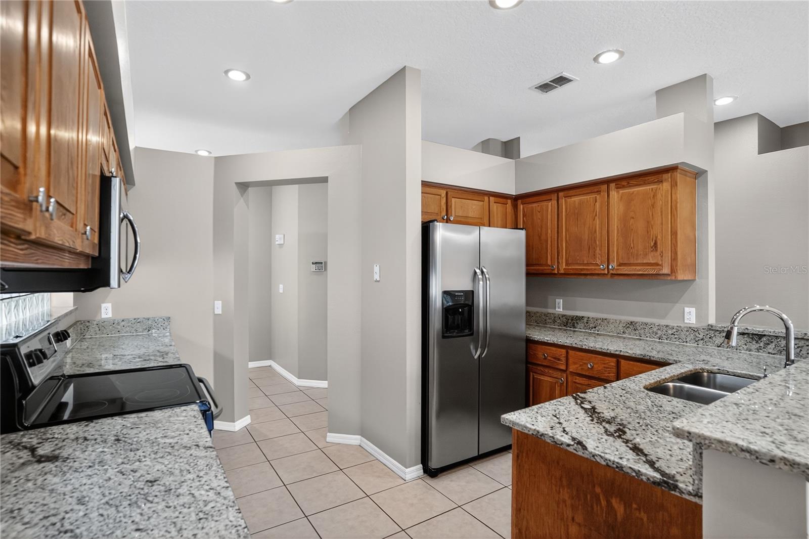 SUNSET LAKES PH 1 - Residential