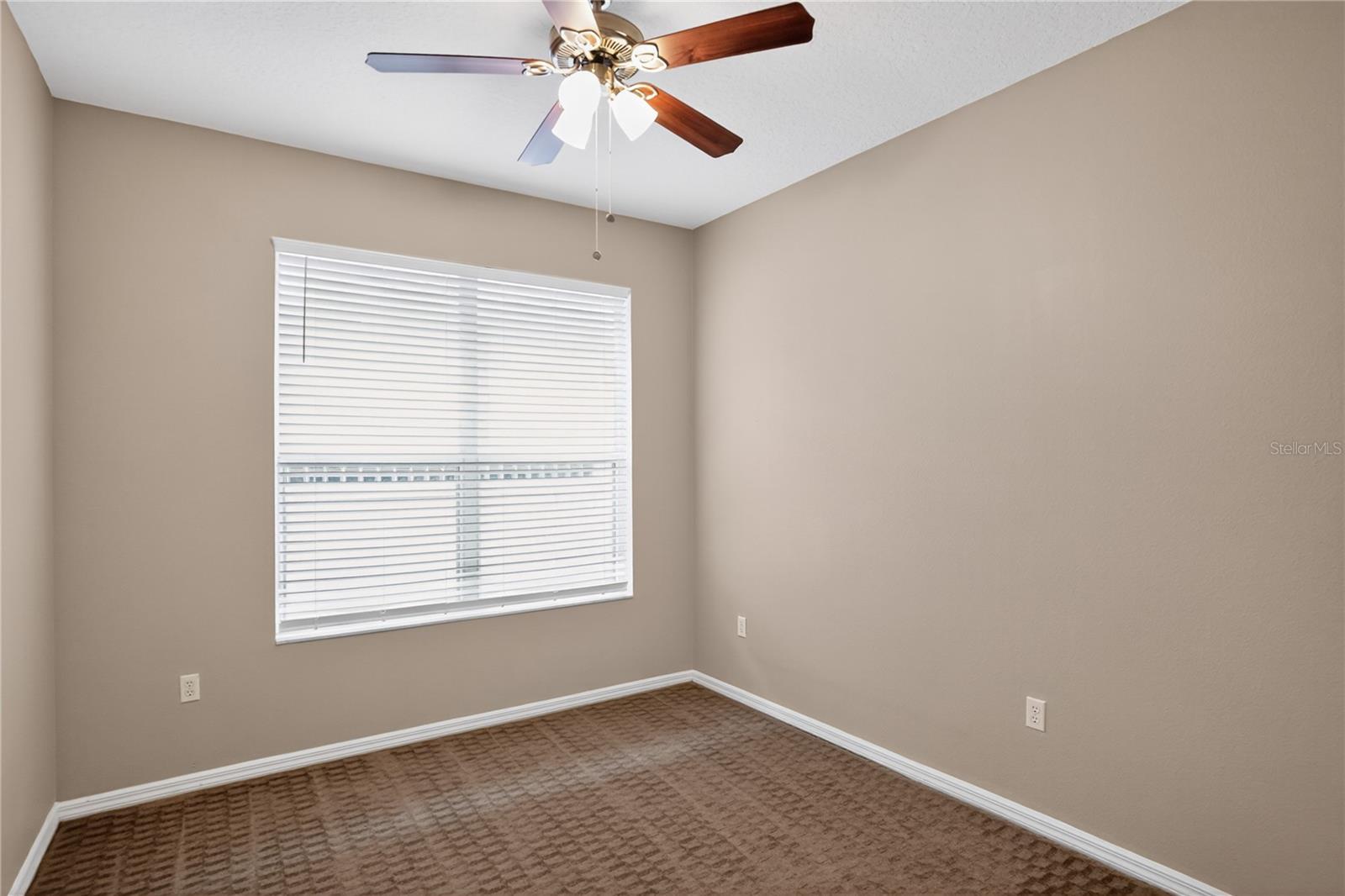 SUNSET LAKES PH 1 - Residential