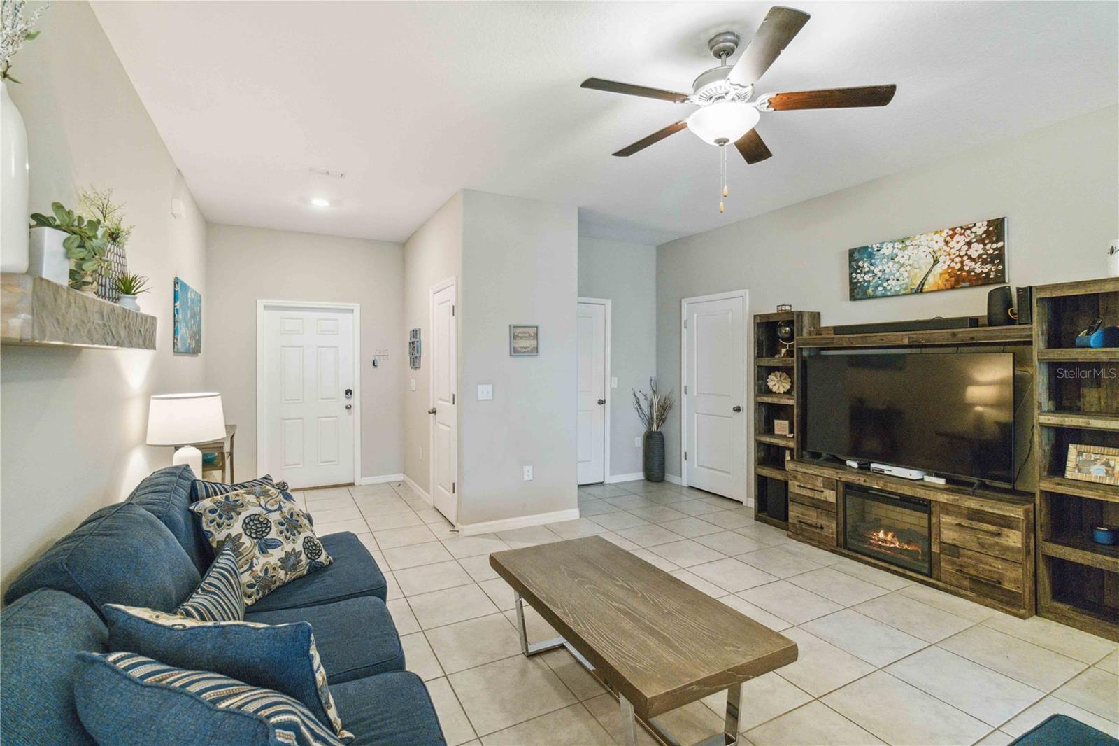 BELMONT TWNHMS PRCL F - Residential Lease