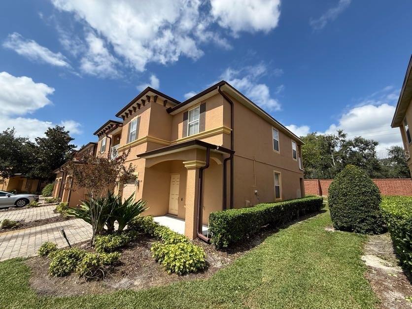 1310 RETREAT VIEW CIRCLE