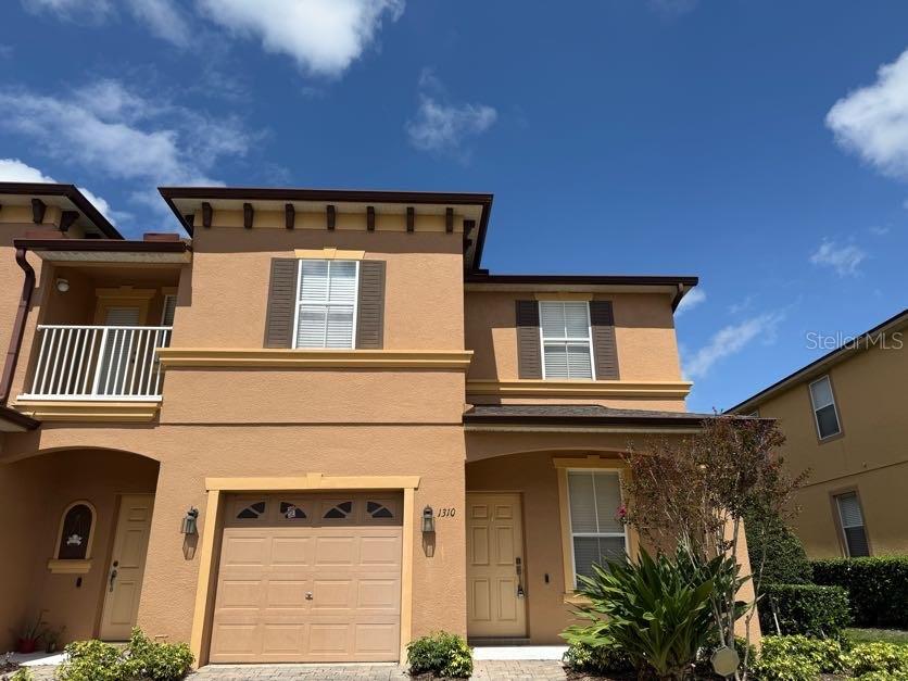 1310 RETREAT VIEW CIRCLE
