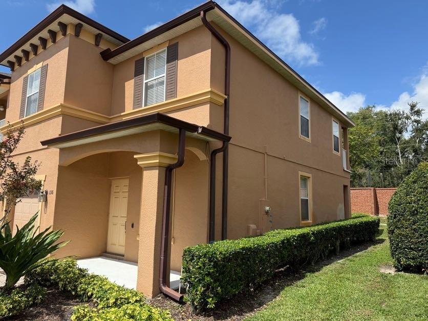 1310 RETREAT VIEW CIRCLE