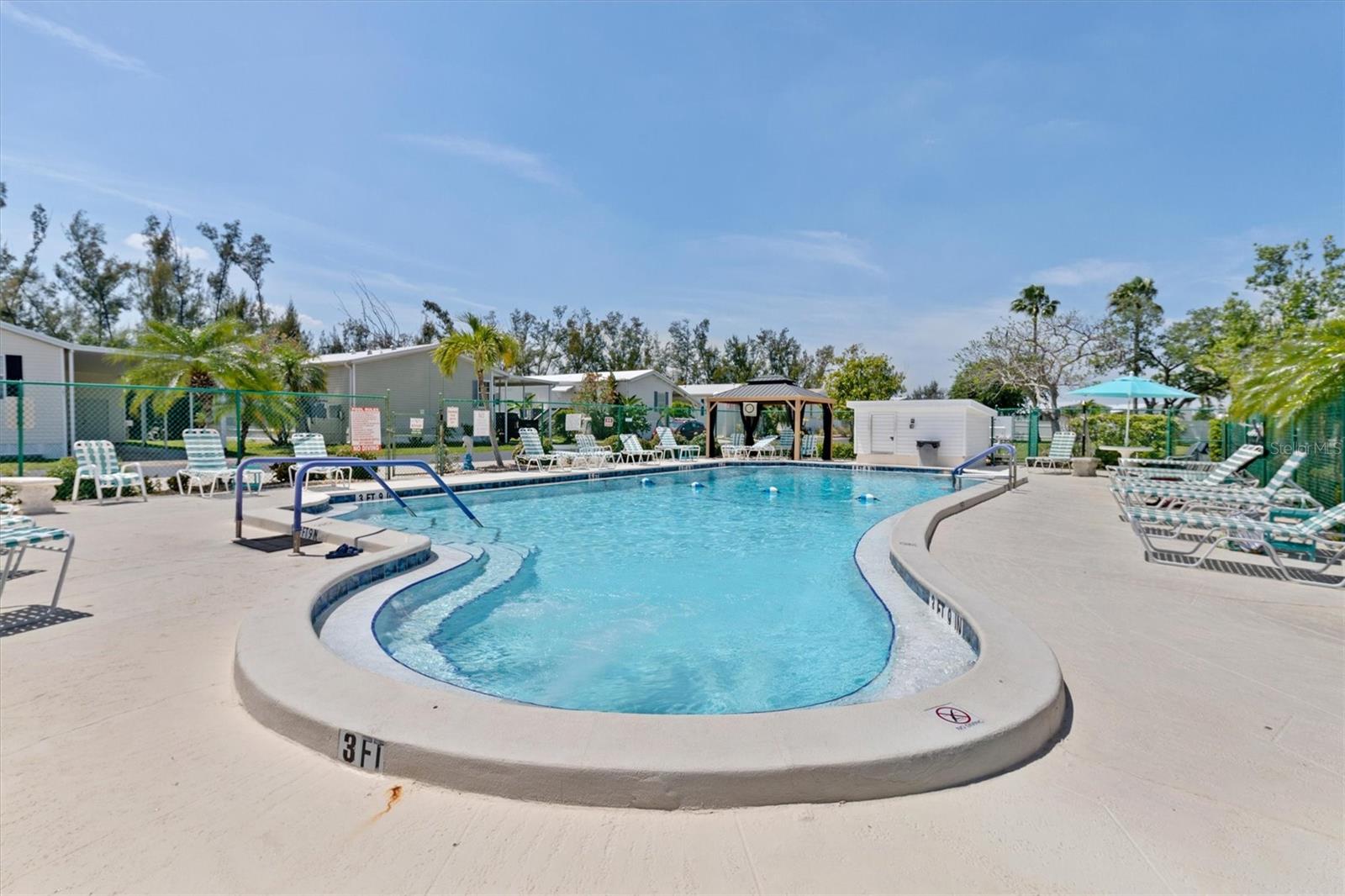 RIVER FOREST MHP - Residential