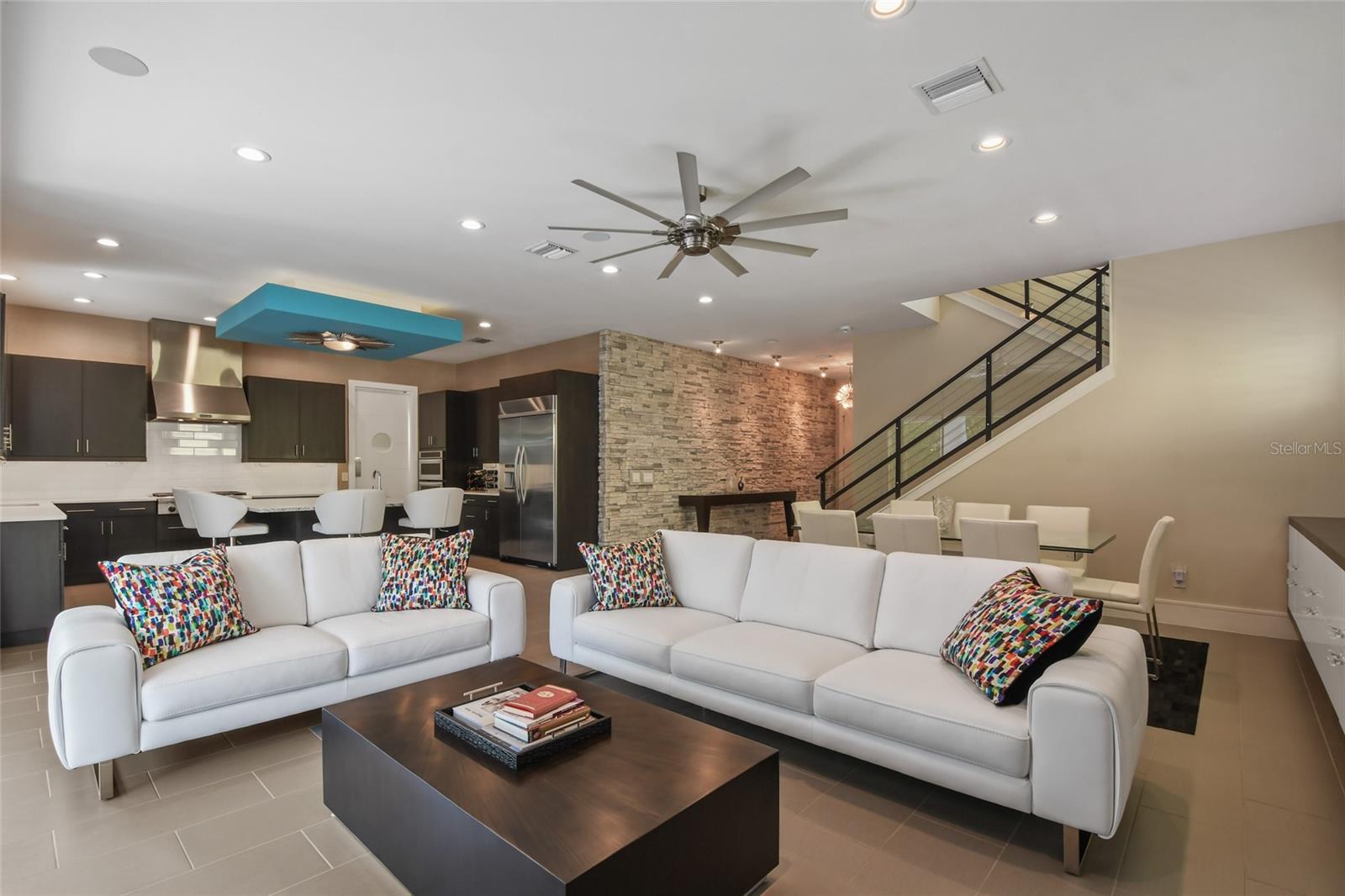 1429 CHAPMAN CIRCLE