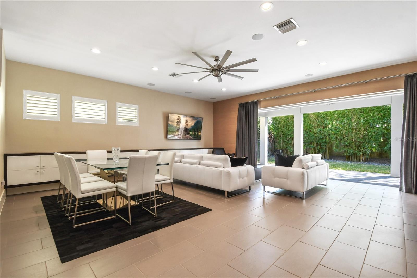 1429 CHAPMAN CIRCLE