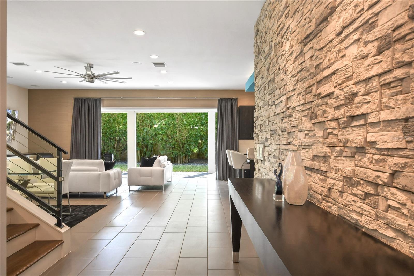 1429 CHAPMAN CIRCLE