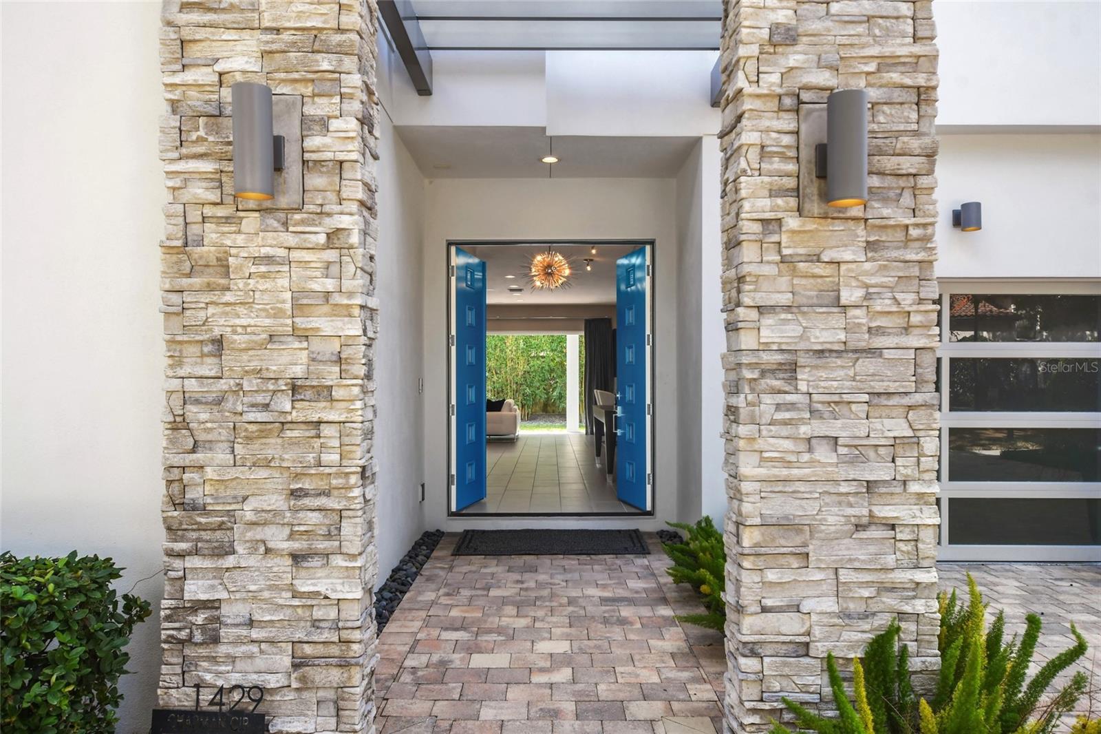 1429 CHAPMAN CIRCLE
