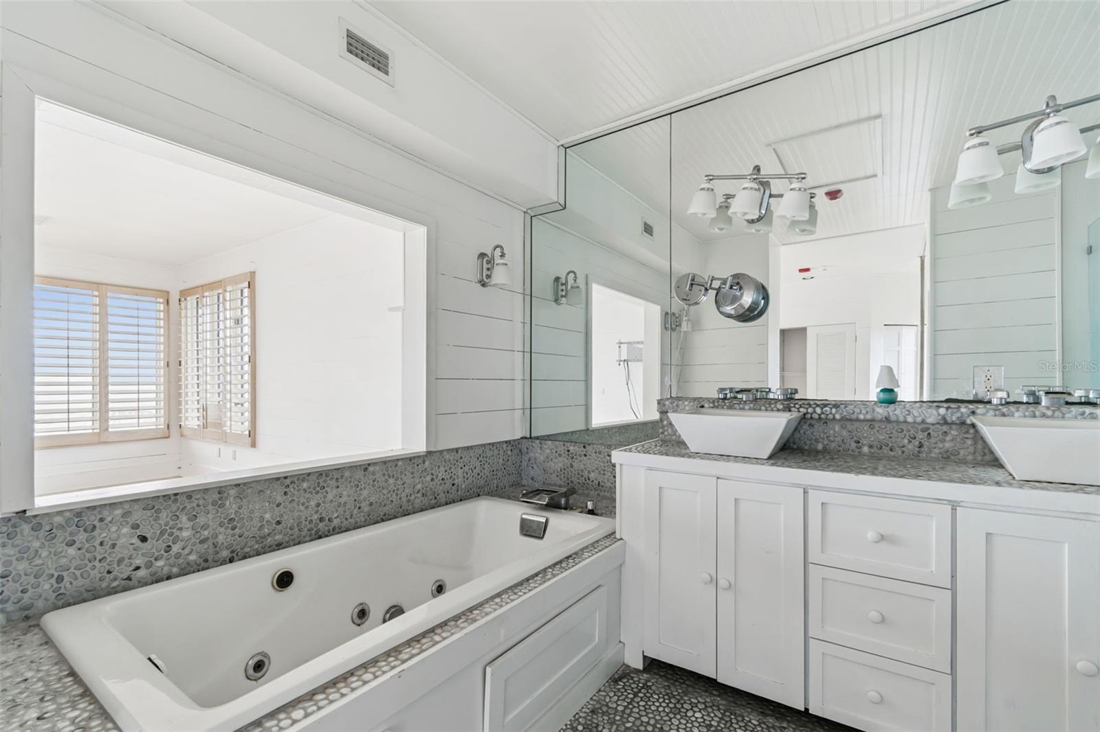 INDIAN BLUFF ISLAND - Residential