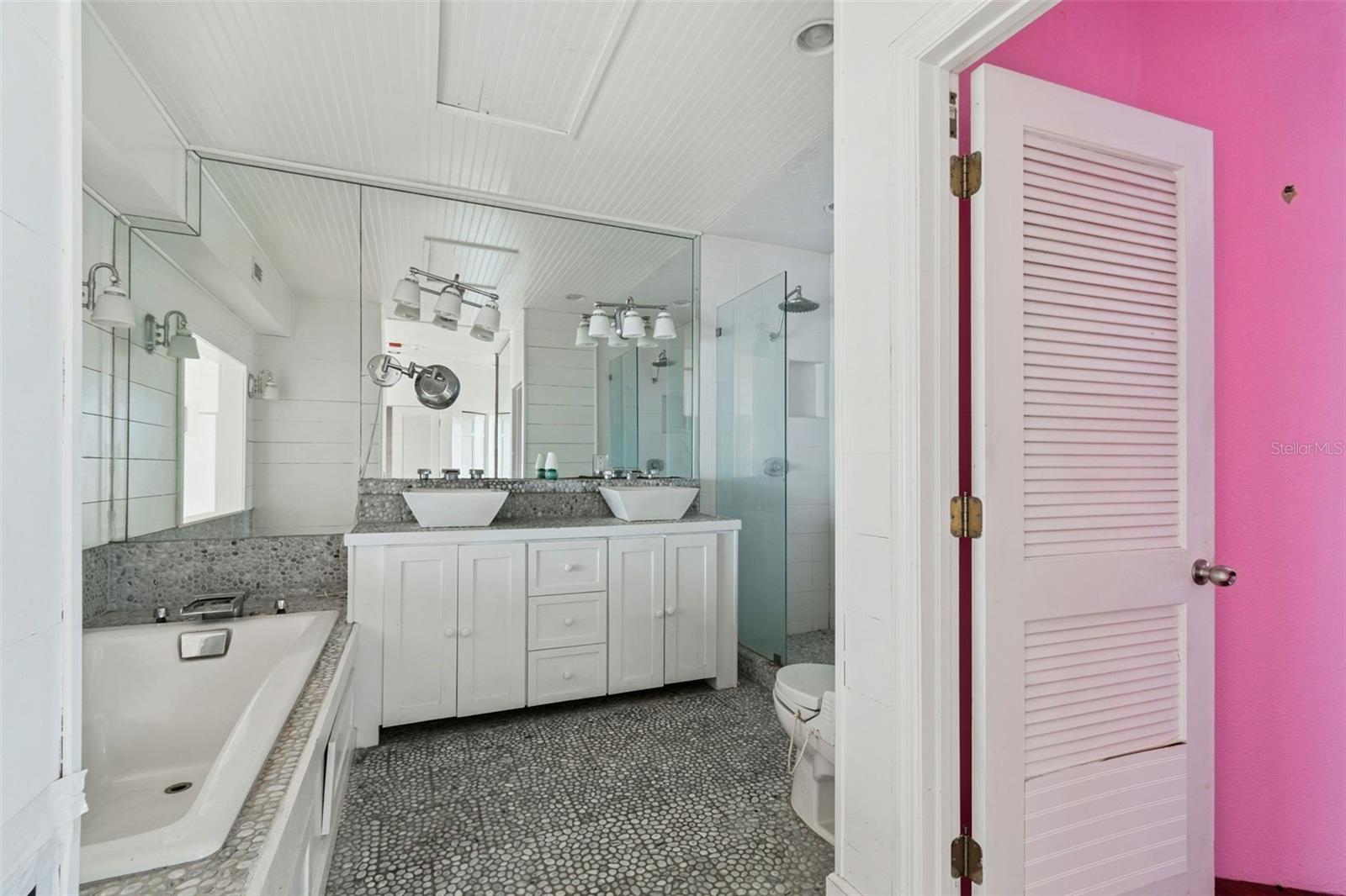 INDIAN BLUFF ISLAND - Residential