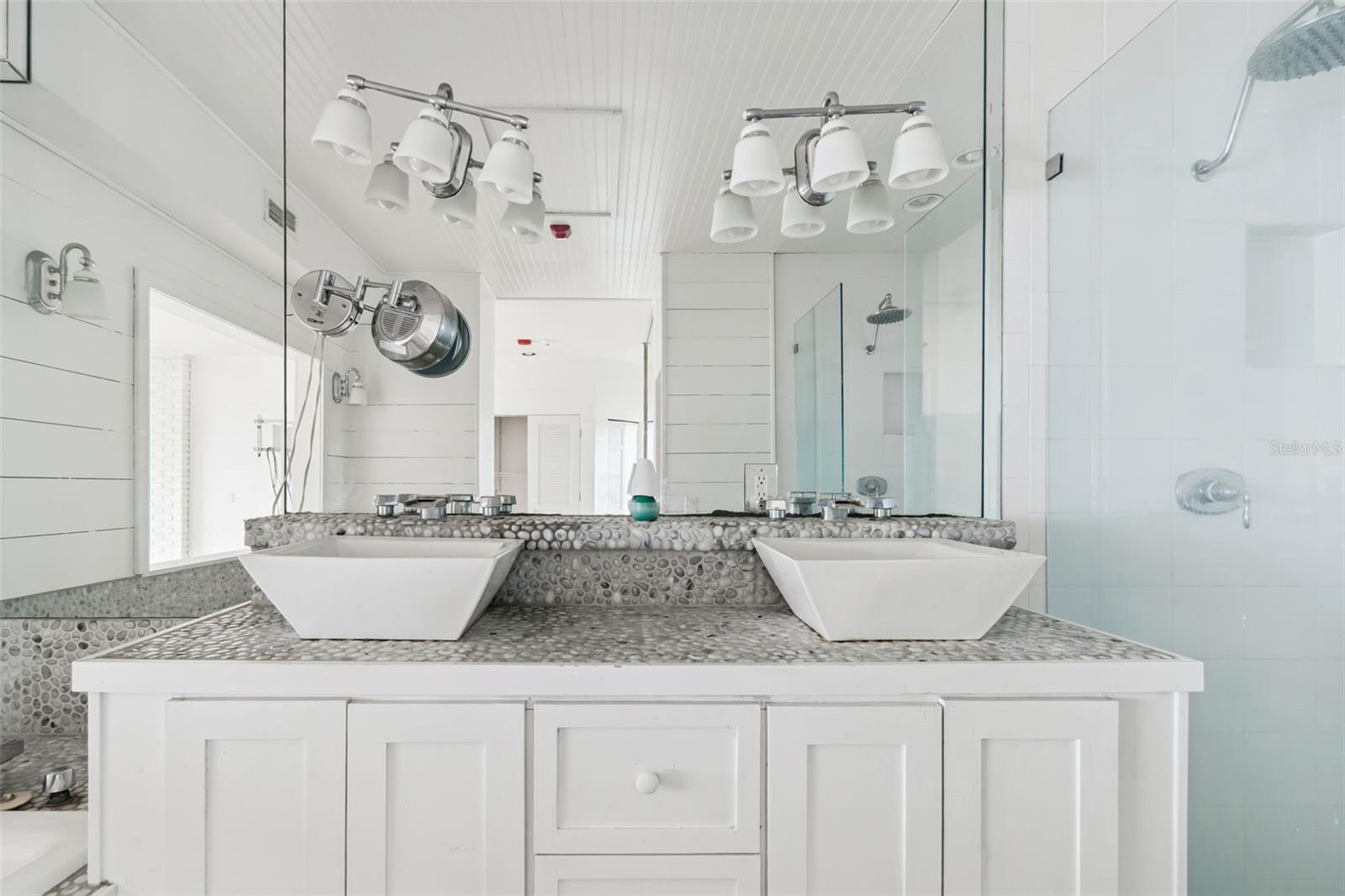 INDIAN BLUFF ISLAND - Residential