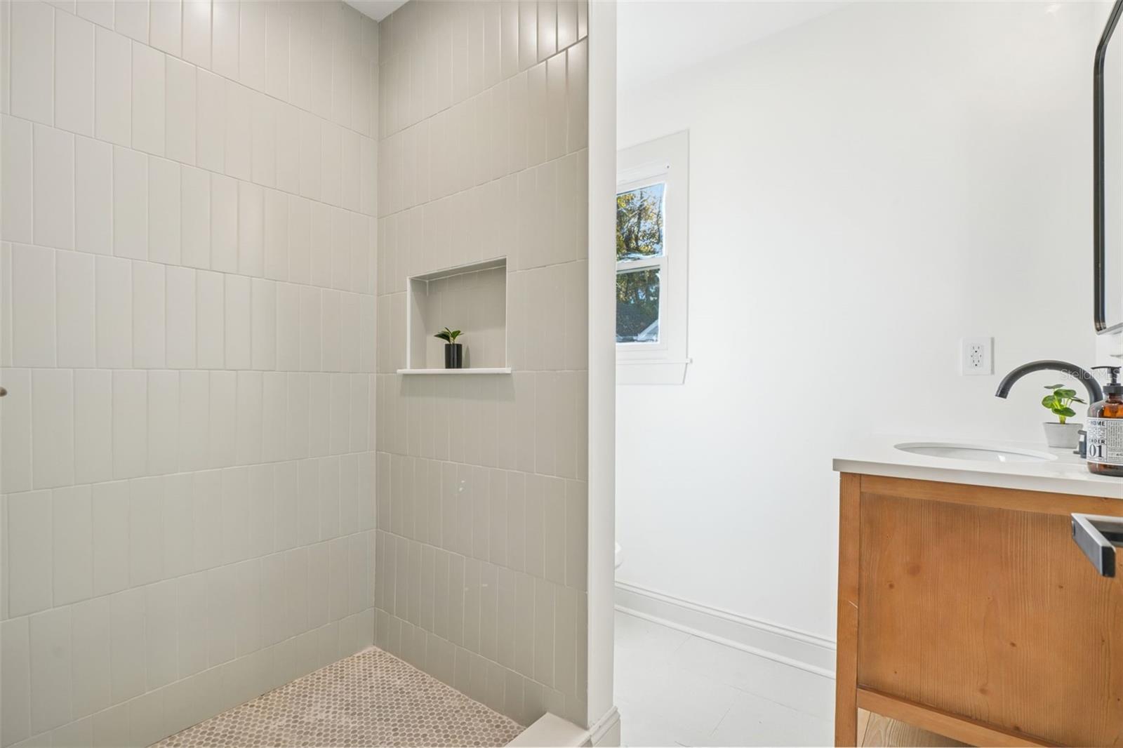 INDIAN BLUFF ISLAND - Residential