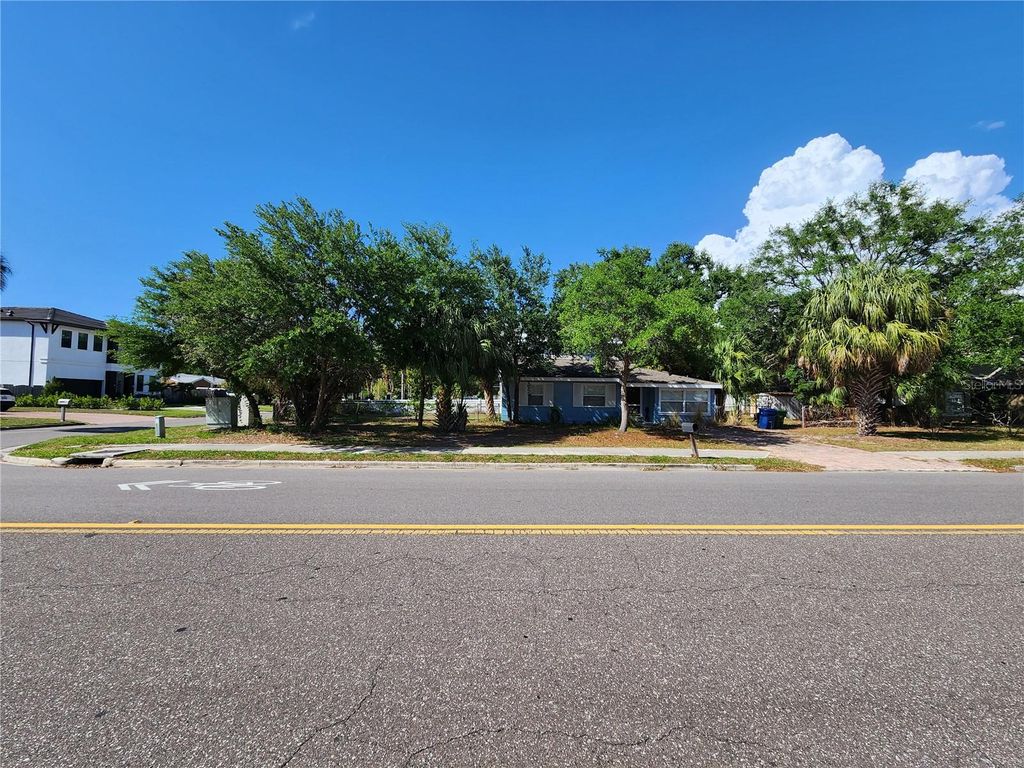 Photo of 4423 W Euclid Avenue, Tampa, FL 33629 (MLS # TB8494994)