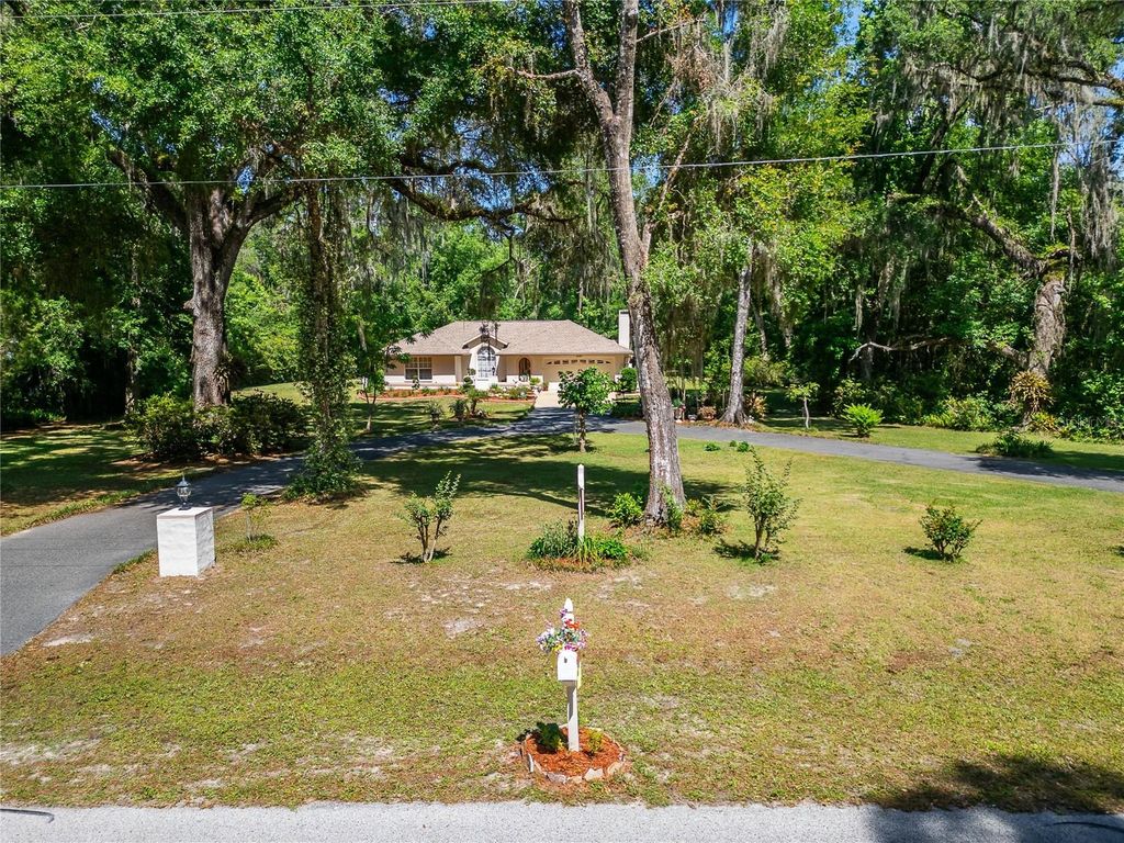 Photo of 11120 Lu Wista Lane, Brooksville, FL 34601 (MLS # TB8382668)