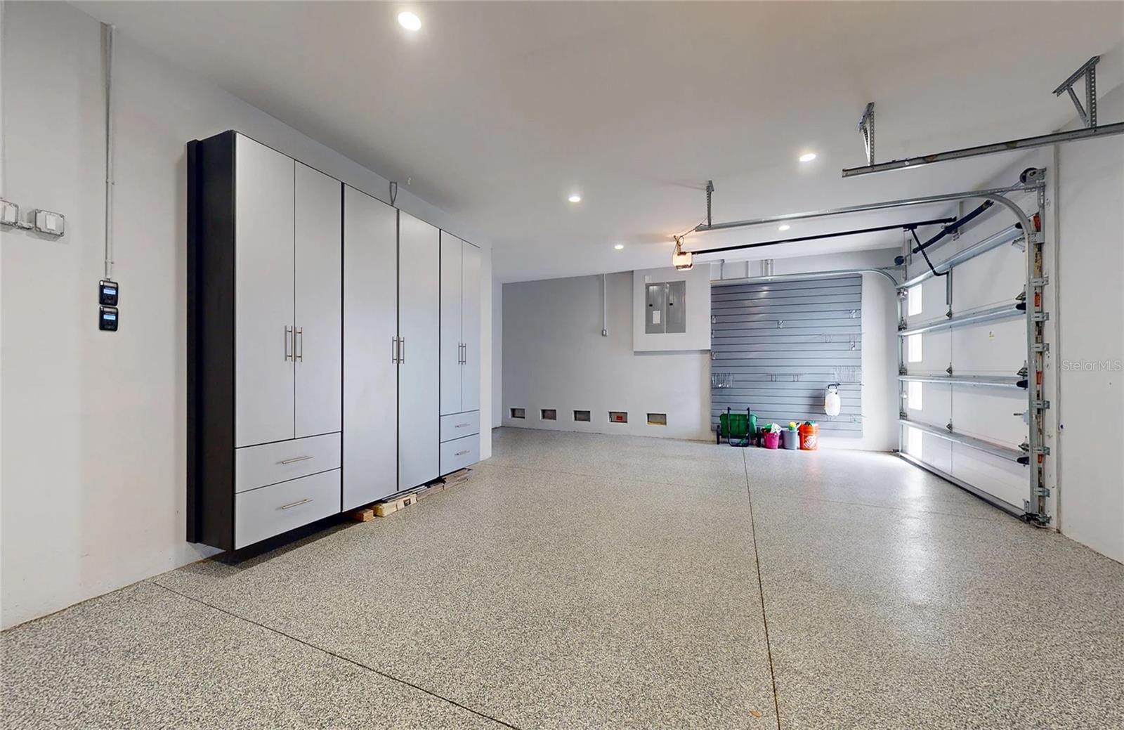 BAY ESTATES - Residential