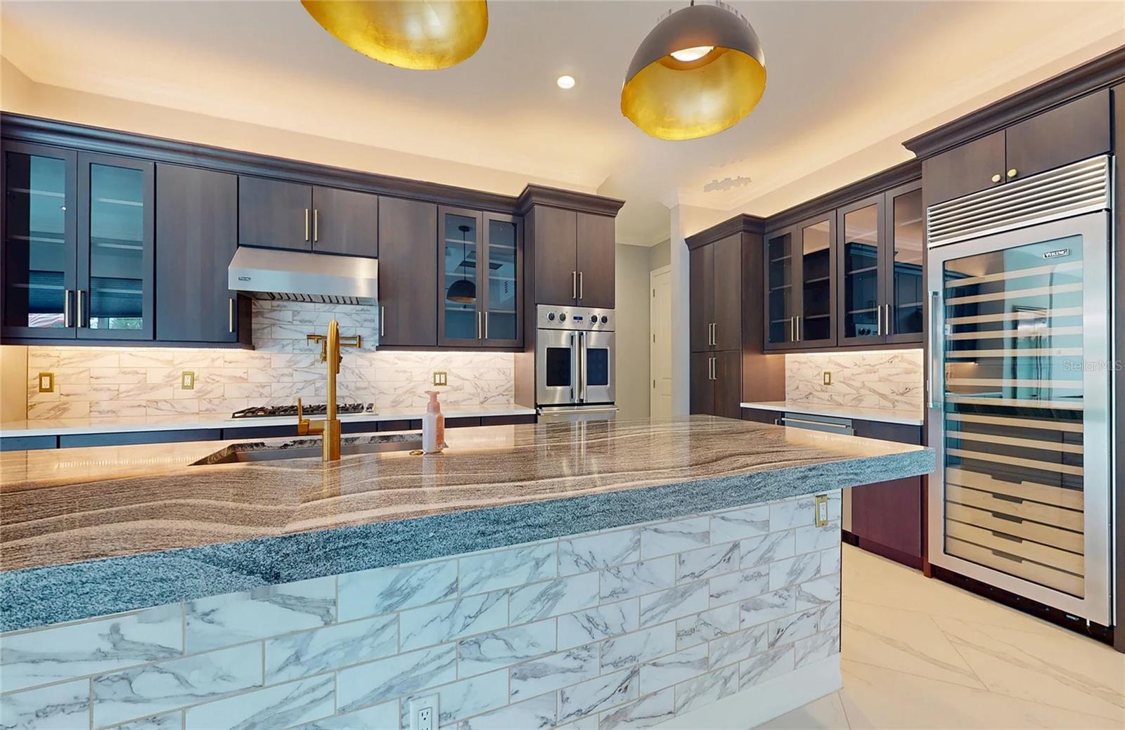 BAY ESTATES - Residential