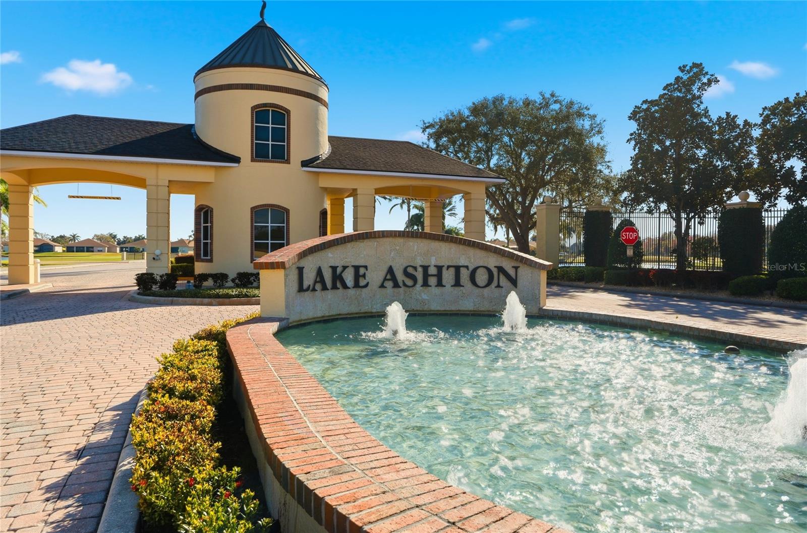 1033 SAWGRASS DRIVE