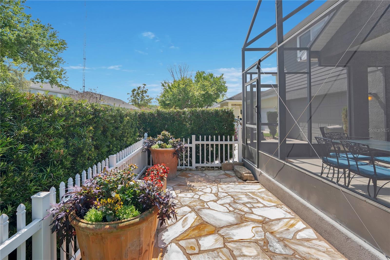 WINTER OAKS - Residential