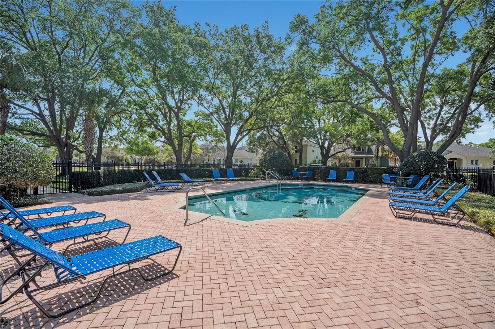 WINTER OAKS - Residential