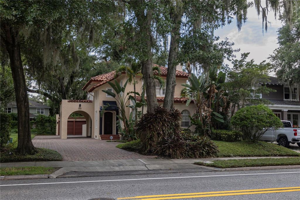 Photo of 732 Edgewater Drive, Orlando, FL 32804 (MLS # O6409482)