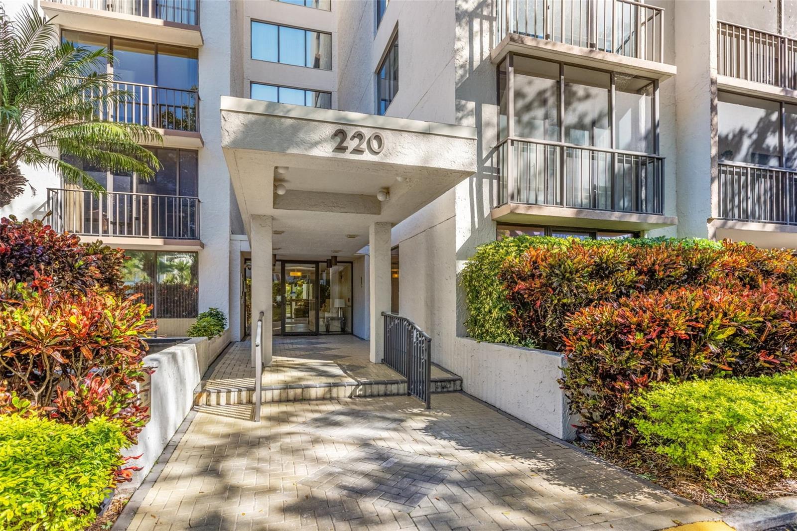 220 BELLEVIEW BOULEVARD 804