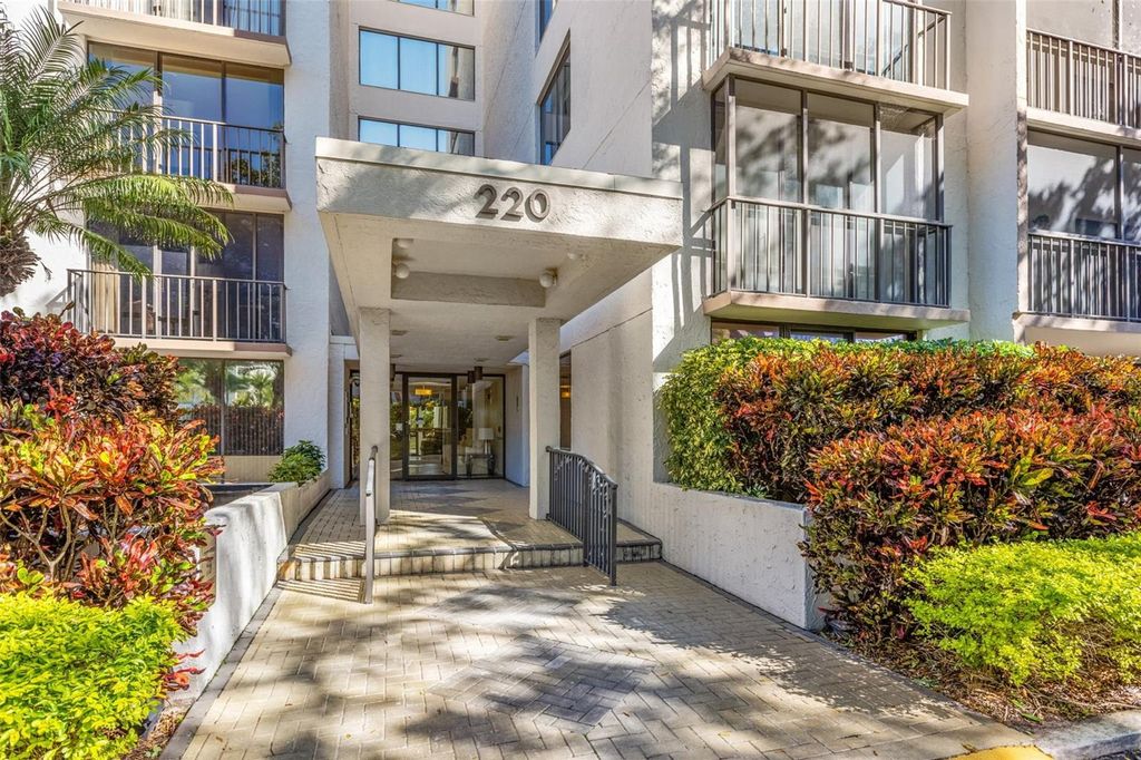 Photo of 220 Belleview Boulevard #804, Belleair, FL 33756 (MLS # TB8465970)