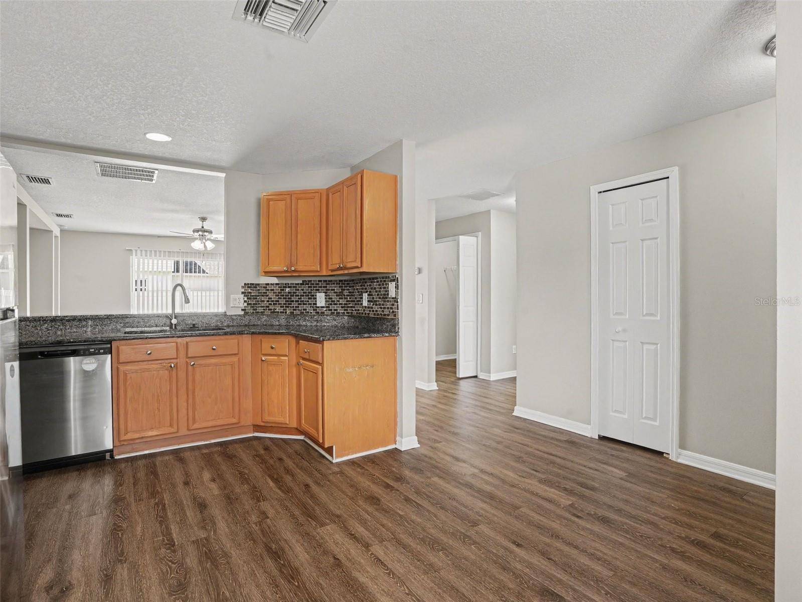 1921 MANATEE DRIVE