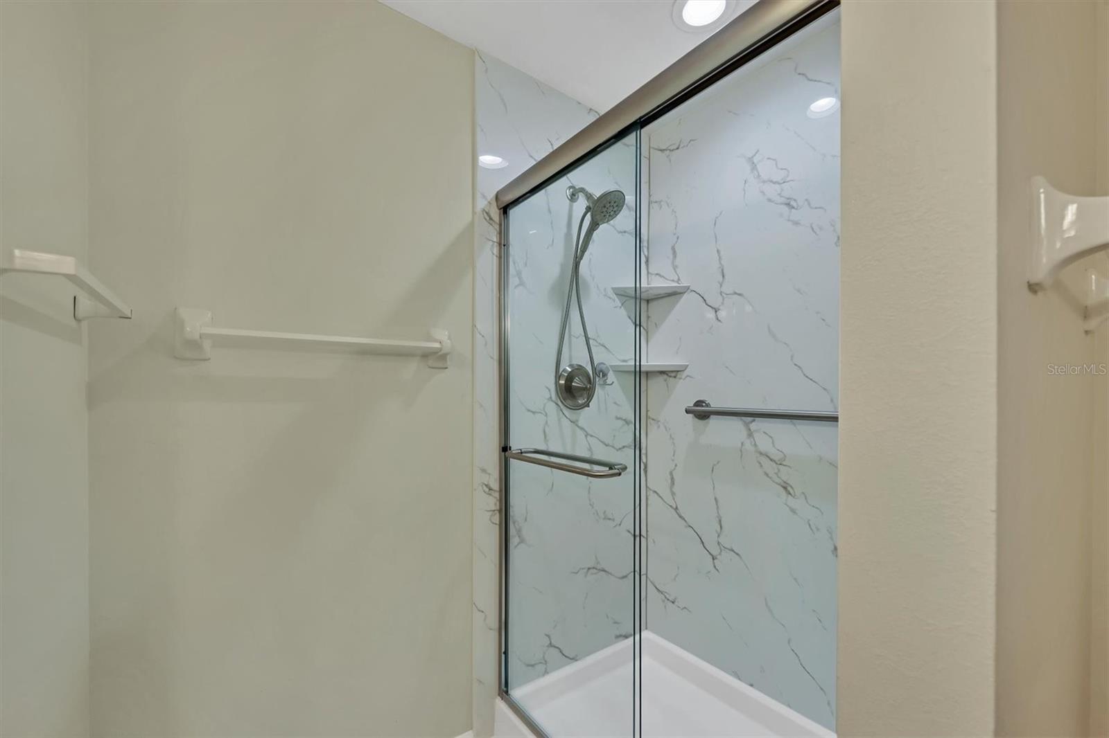 BAY ESTATES NORTH - Residential