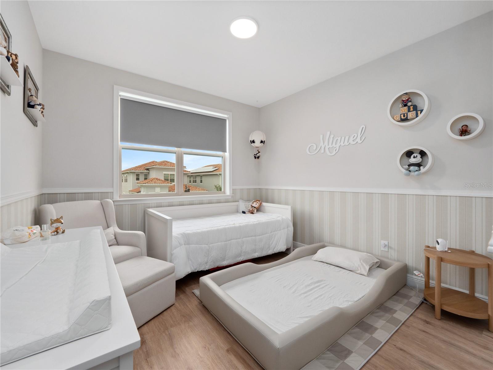 EAGLE CRK VILLAGE I - Residential Lease