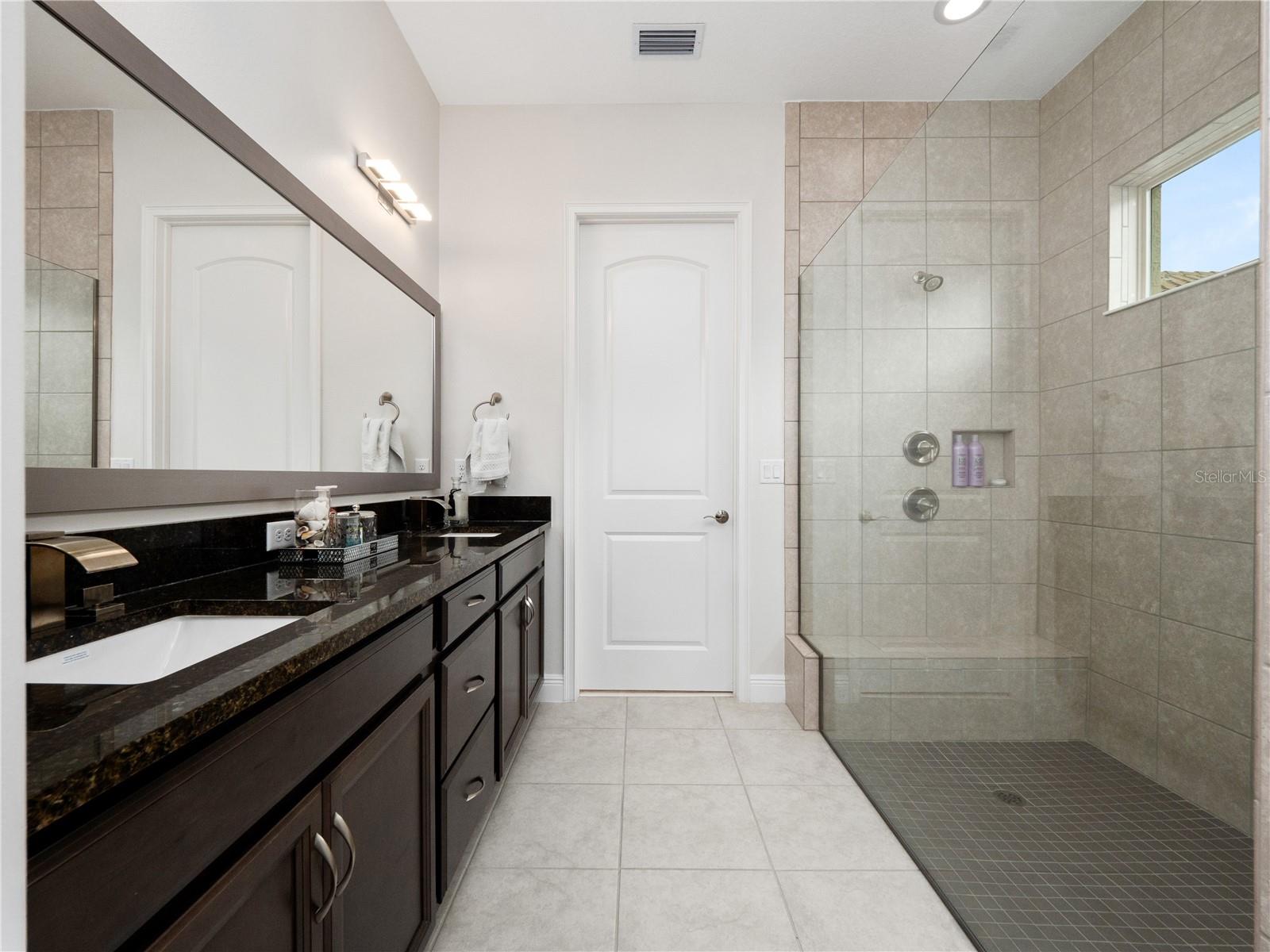 EAGLE CRK VILLAGE I - Residential Lease