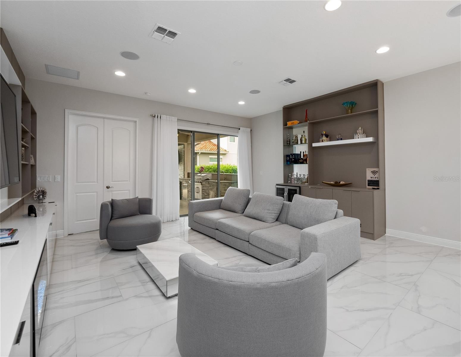 EAGLE CRK VILLAGE I - Residential Lease